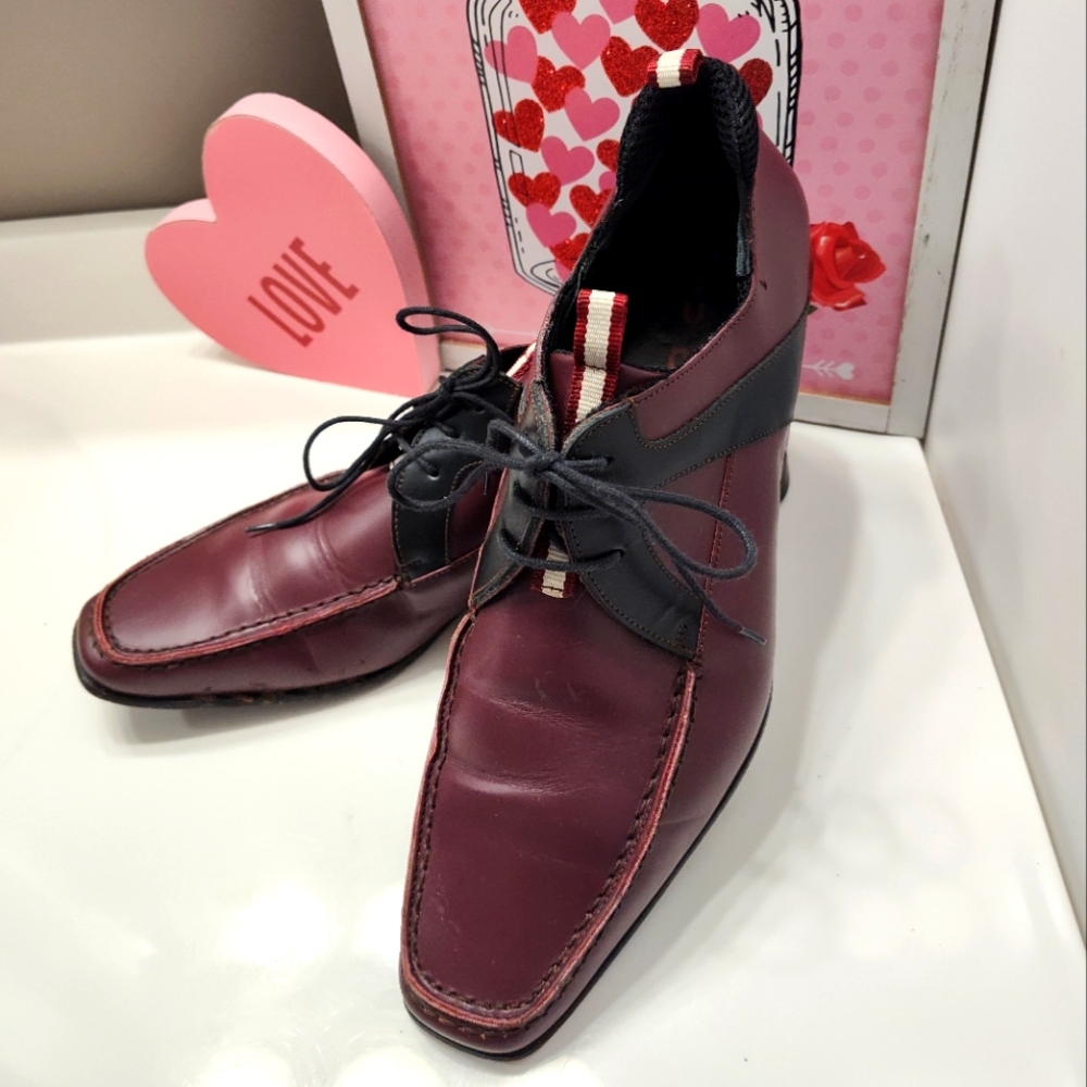 🖤 Vintage EUC Miu Miu Italy Genuine Leather Lace Up Oxford Derby Loafers, 9